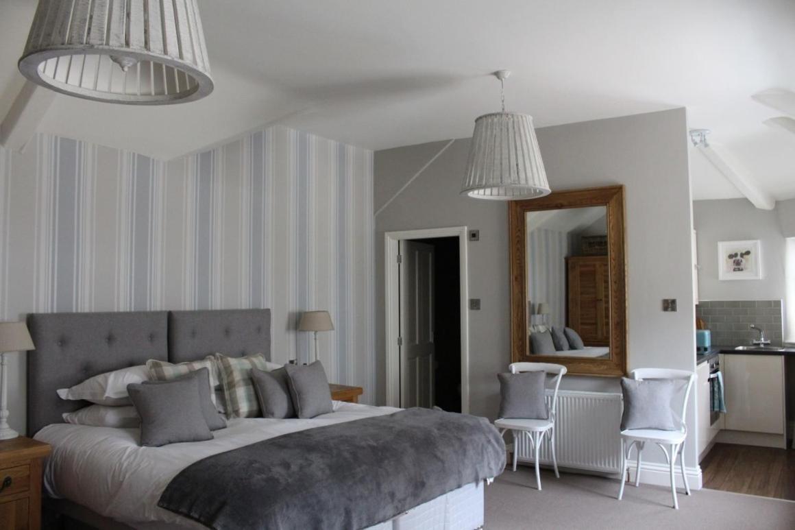 Falcon Manor Hotel Settle Room photo